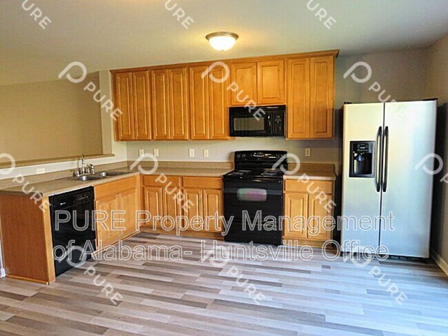 Building Photo - 221 Whitestone Dr NE