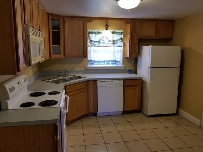 Building Photo - ~3/1~Sherman Ave~Cute home with fenced bac...