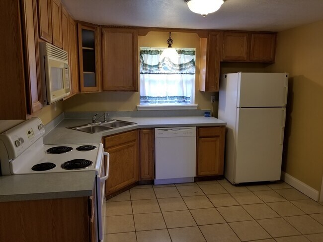 Foto del edificio - ~3/1~Sherman Ave~Cute home with fenced bac...