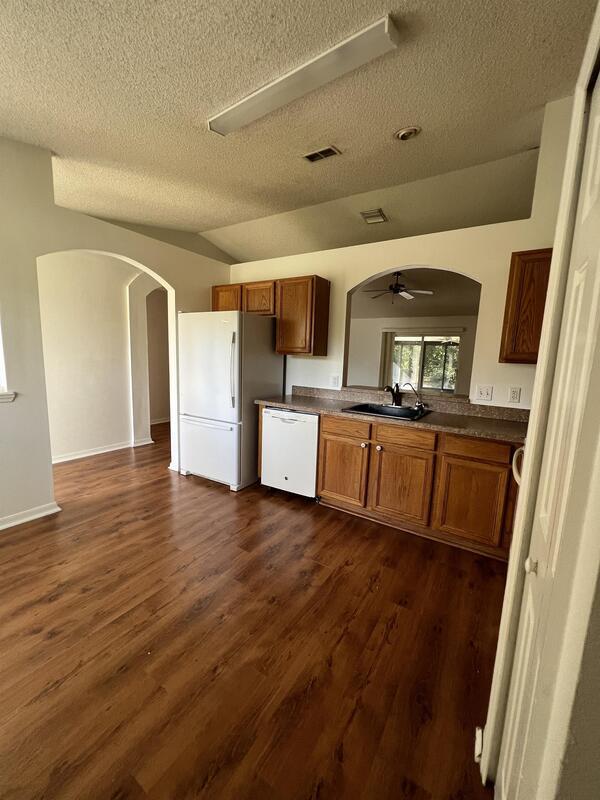Building Photo - 1648 Dunlap Dr