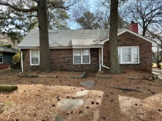 Larchmont - Larchmont House