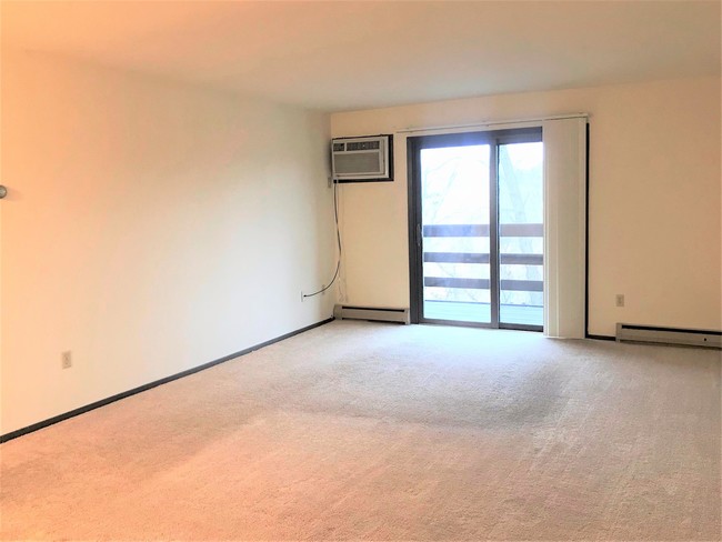 Foto del edificio - 2417 Chalet Gardens Ct