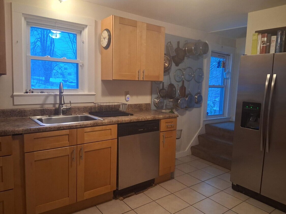 Foto principal - Furnished single family home