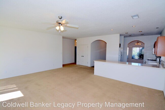 Building Photo - 3 br, 2 bath House - 3300 Rio Largo Dr SW