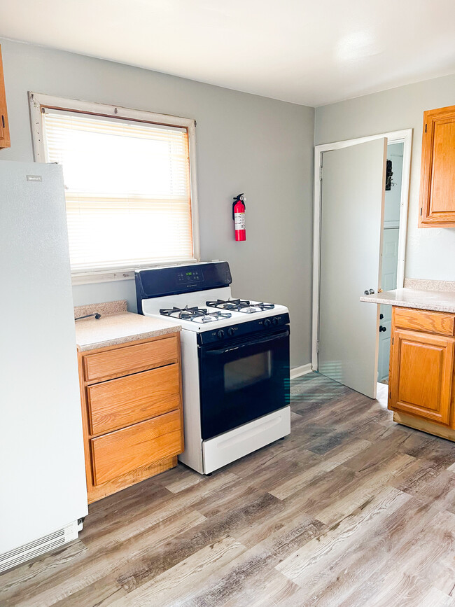 Kitchen - 3205 Henry St