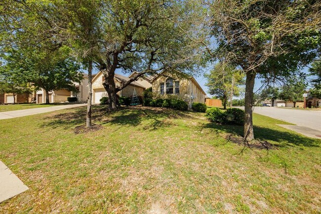 Building Photo - 231 St Richie Ln