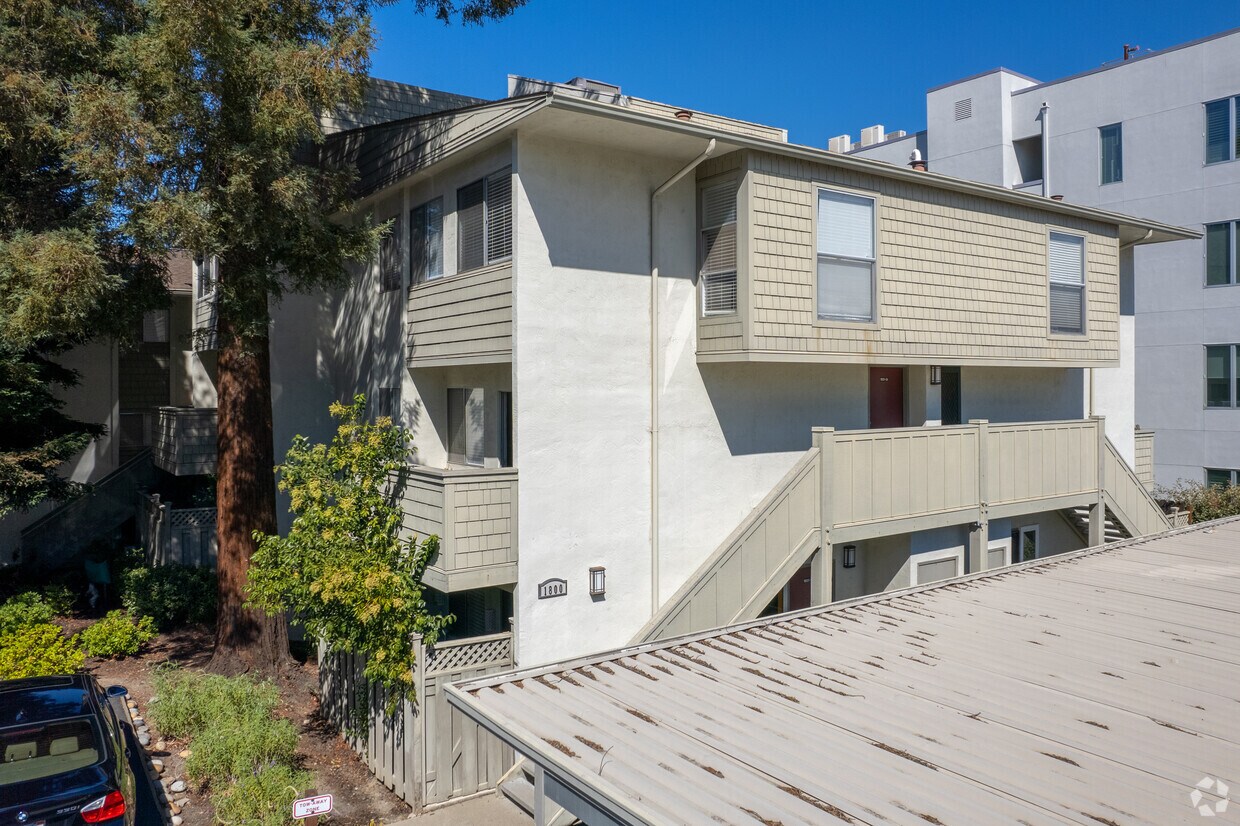 Primary Photo - 1812 Cole Ave