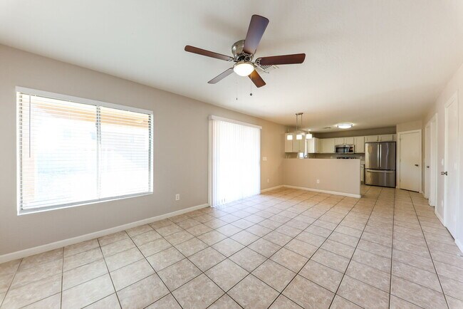 Building Photo - 12329 W Windrose Dr