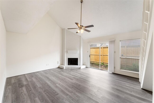 Foto del edificio - 6422 Chatham Island Ln