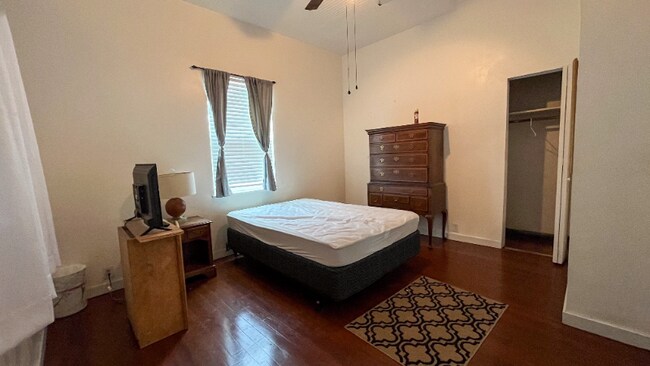 Building Photo - 1102 NW 45th Ave