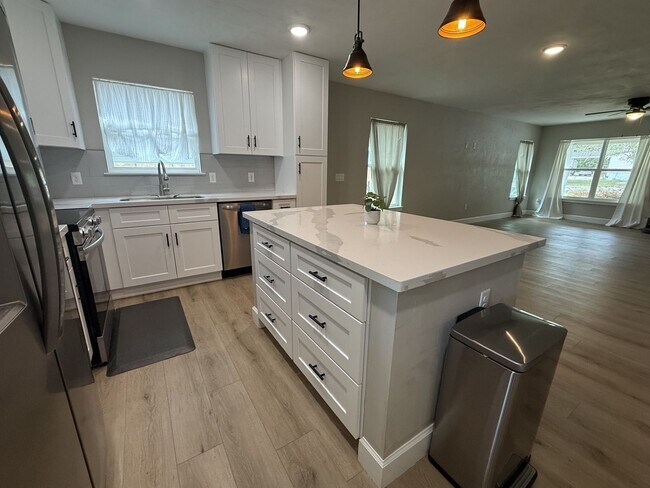 Foto del edificio - 3 Bedroom 2 Bath In Alachua