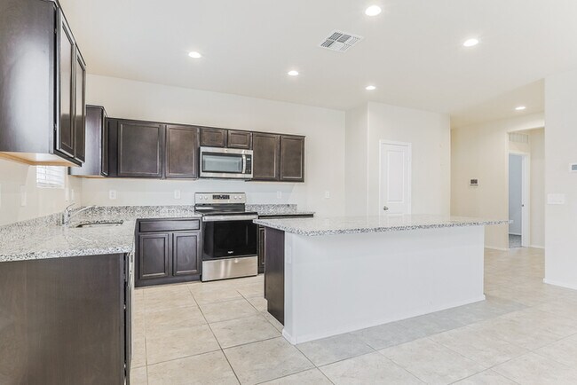 Foto del edificio - Bright Coolidge 4-Bedroom Home