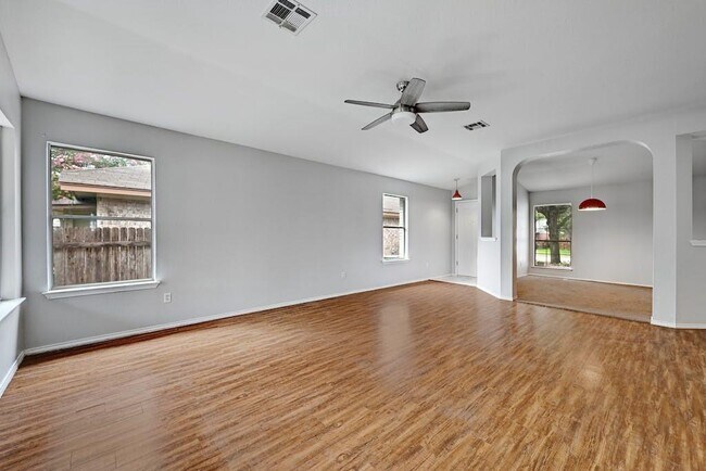 Building Photo - 615 Horizon Trail