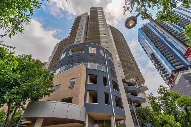 Building Photo - 603 Davis St