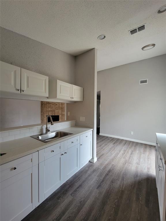 Foto del edificio - 11217 Pender Ln