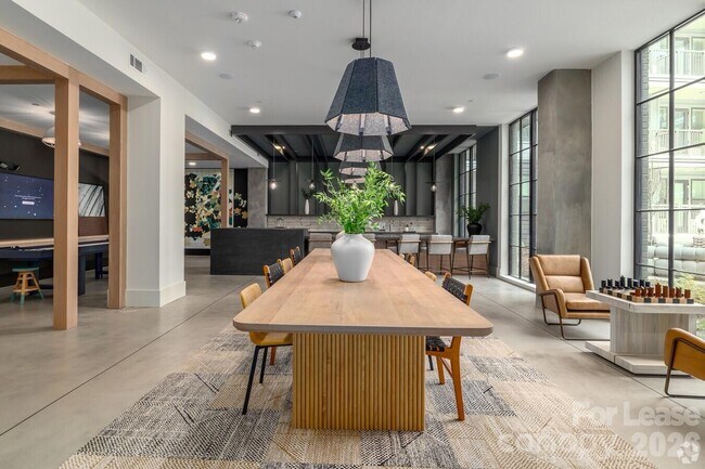 Foto del edificio - 536 W Tremont Ave