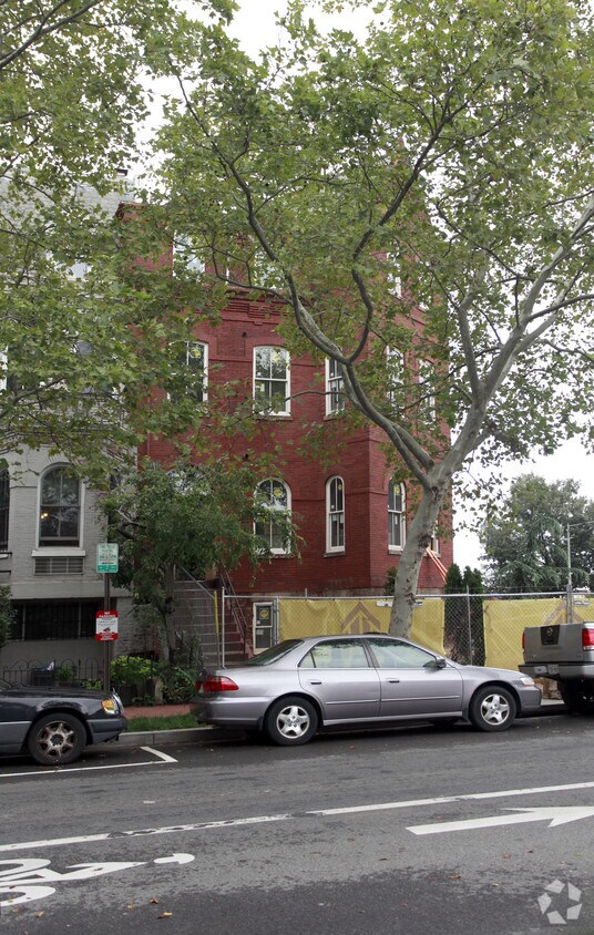 Building Photo - 1207 Q St NW