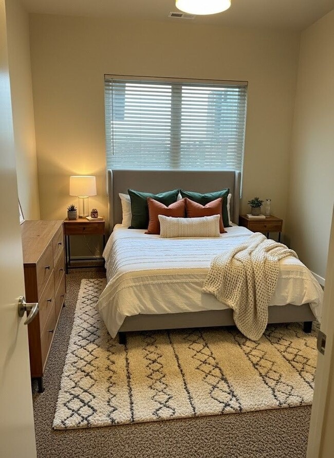 Building Photo - The Lake