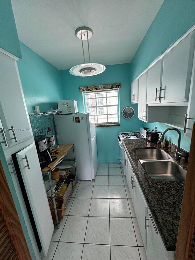 Foto del edificio - 635 8th St