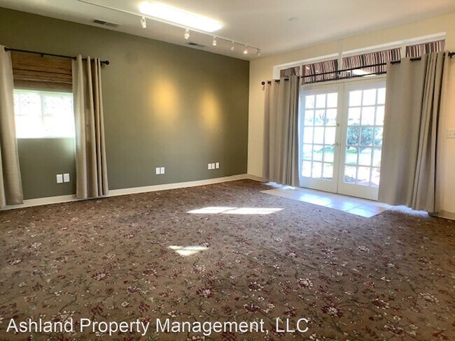 Foto del edificio - 1 br, 1 bath House - 40 Church St