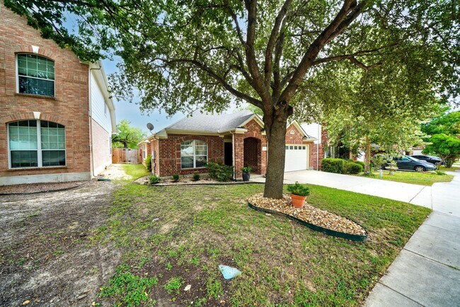 Building Photo - Stunning  Home in the Highly Sought-After ...