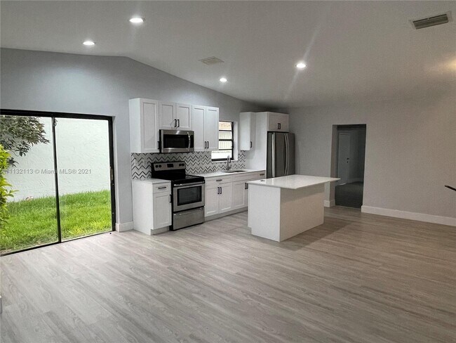 Foto del edificio - 30250 SW 162nd Ave