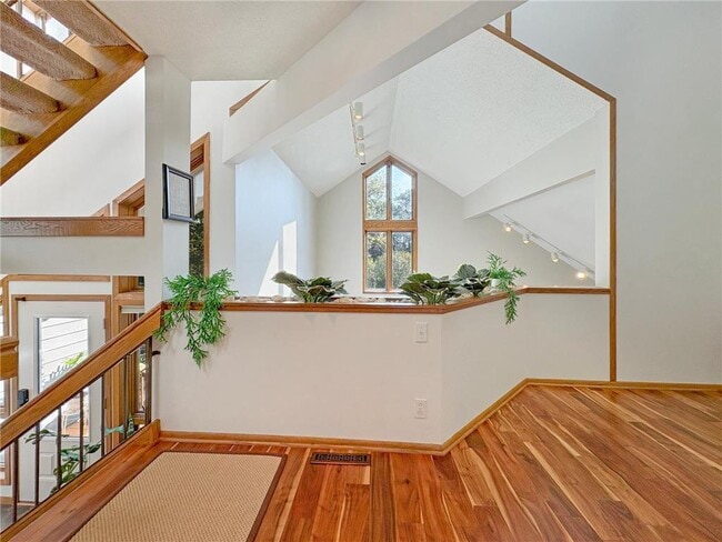 Building Photo - 13900 Hill Ridge Dr