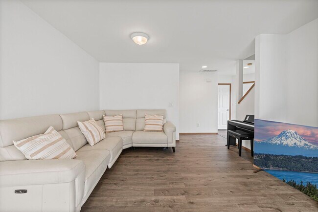 Foto del edificio - 306 Poppy Rd