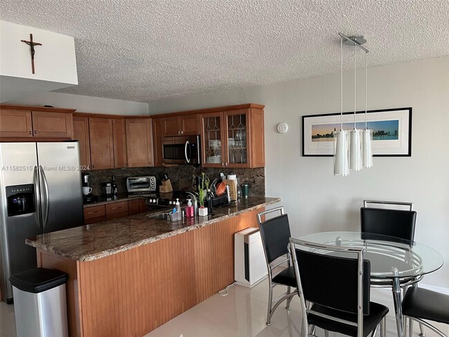 Building Photo - 345 Ocean Dr