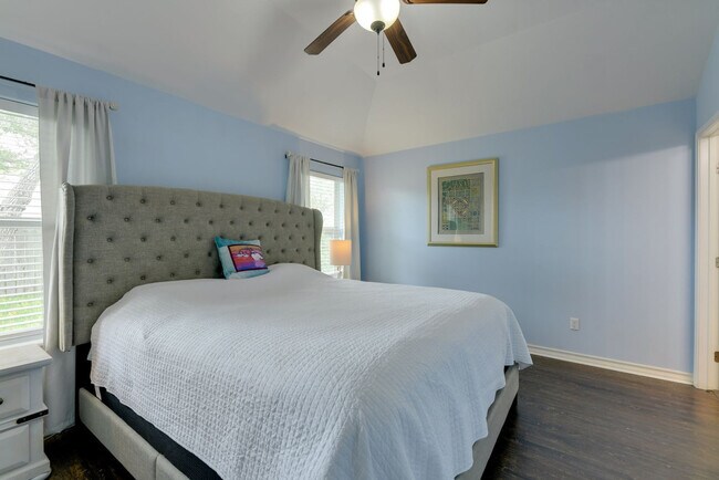 Foto del edificio - 1509 Oak Harbor Dr