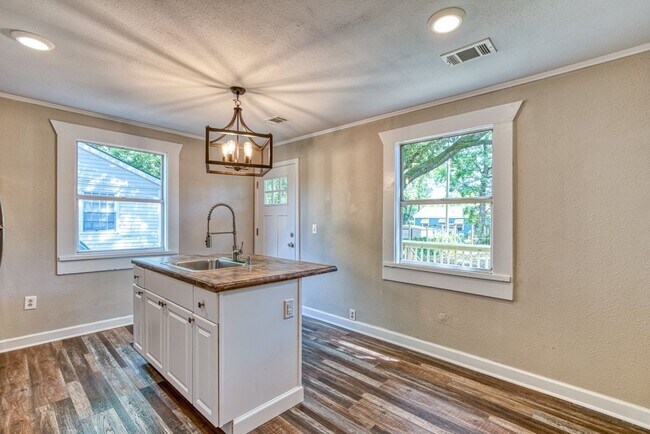 Foto del edificio - 2211 Beech St