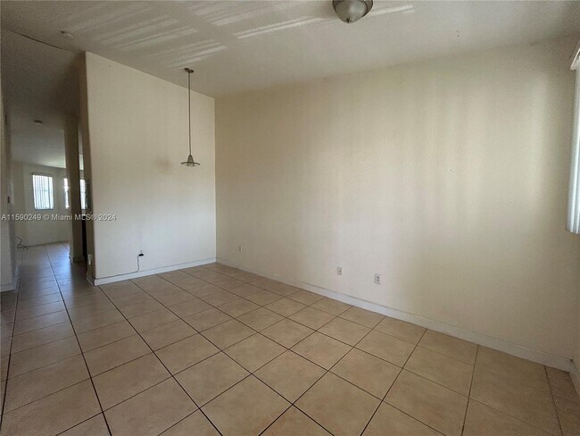 Foto del edificio - 2711 SE 16th Ave