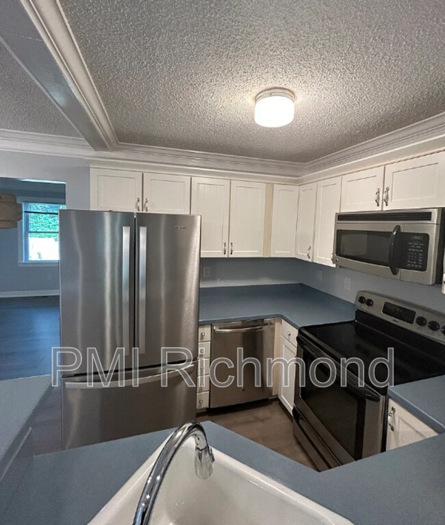 Foto del edificio - 10505 Queensway Ct