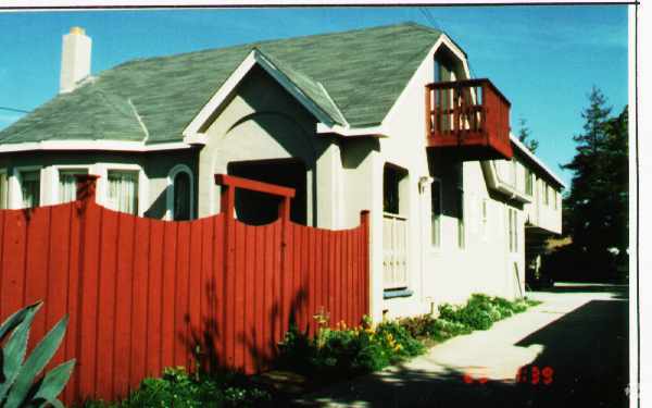 Building Photo - 616 N Claremont St