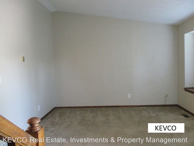 Building Photo - 3 br, 1 bath House - 2209 Whitetail Pl