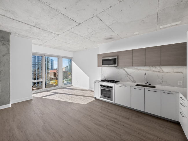 Photo - 167 N Desplaines St Apartment