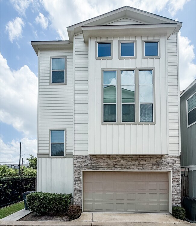 Foto del edificio - 1803 Crestdale Dr