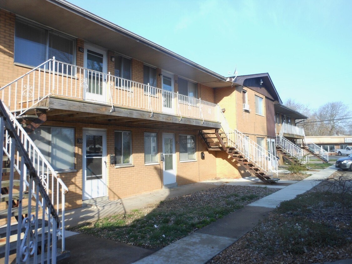 204 St Louis Rd Unit 14, Collinsville, IL 62234 Condo for Rent in