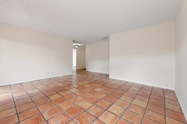 Building Photo - 12720 Spinnaker Ln