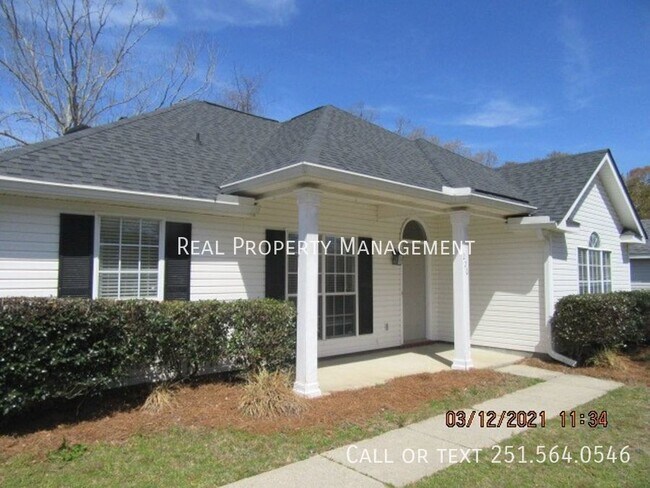 Foto del edificio - 3 Bedroom 2 Bath West Mobile