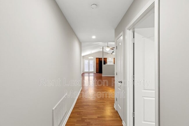 Building Photo - 3209 Sweet Clover Ln
