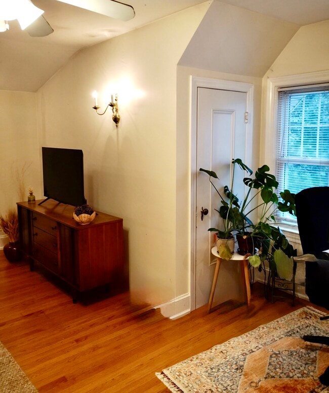 Building Photo - 2619 Prairie Ave