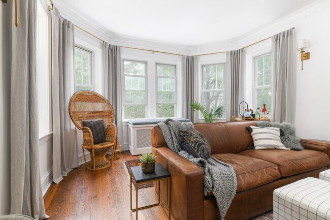Foto del edificio - 3312 N Oakley Ave