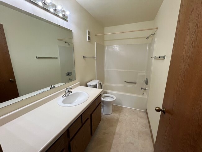 Building Photo - Londonderry Lofts