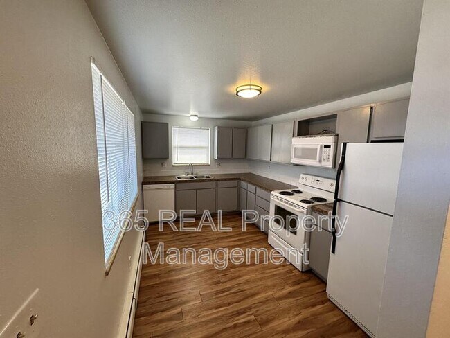 Foto del edificio - 1470 E 16th St