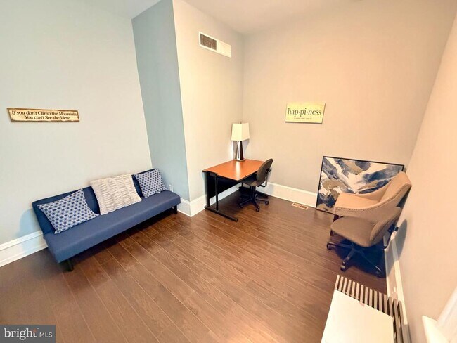 Foto del edificio - 348 Farnsworth Ave