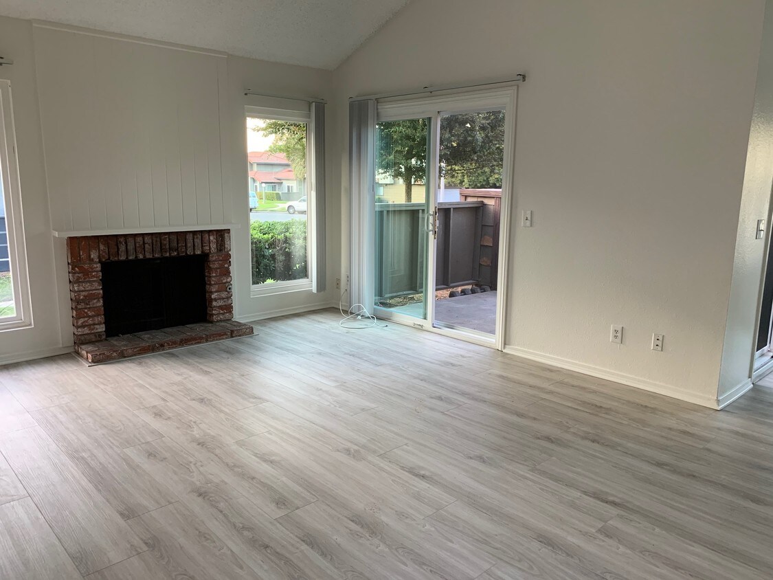 Foto principal - 1304 Brentwood Cir