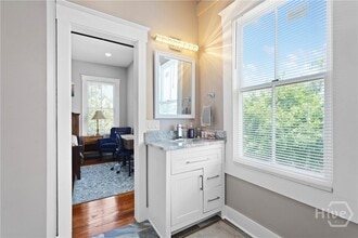 Building Photo - 306 W 42nd St