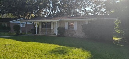 Building Photo - 715 SE 33rd Ave