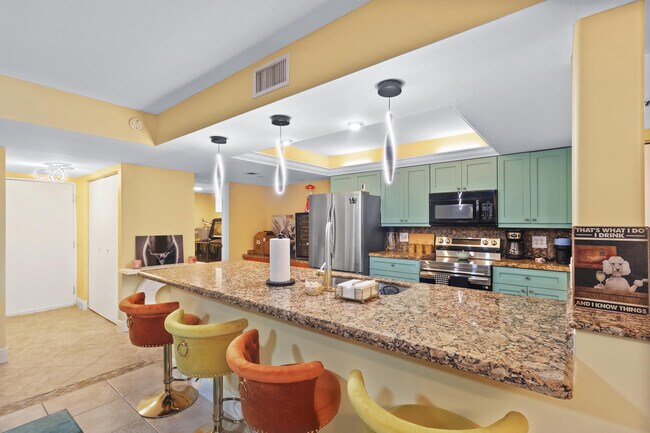 Building Photo - 500 Egret Cir